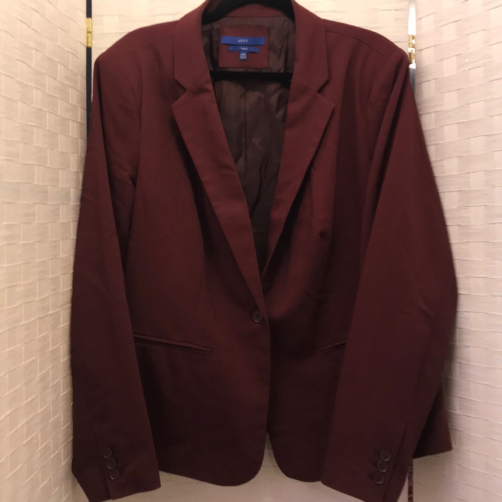 20W Apt 9 maroon suit jacket blazer